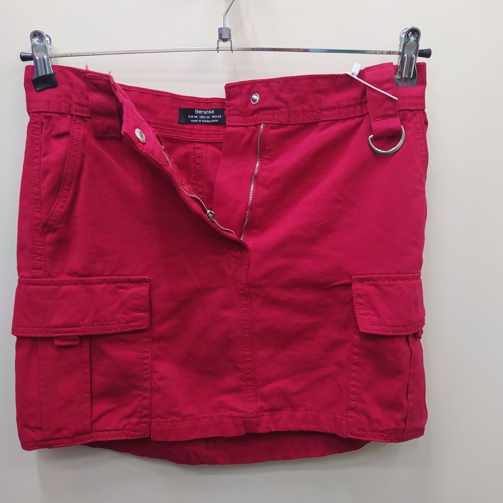Mini Skirt Women's Red EUC Cargo pockets